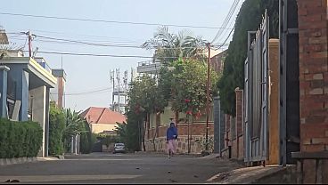 Mampus, Lihat Tuh Ibu Arab Lagi Colmek Di Pinggir Jalan Dekat Rumah, Sange Banget Sampai Nggak Tahan!