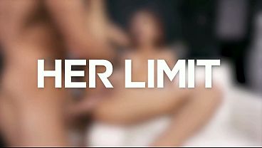 Cewek Asia Langsing Pake Lingerie Pink… Diminyaki Semua Dan Ditembak Keras Di Pantatnya