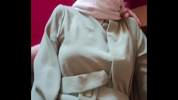 Saudari Tiri Berhijab Digenjot Nikmat Di Pagi Lebaran, Makin Basah Makin Kencang