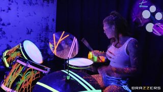 Ngewe Drummer Keras / Trailer Panjang Brazzers Dari Https://zzfull.com/drumm Bikin Muncrat!