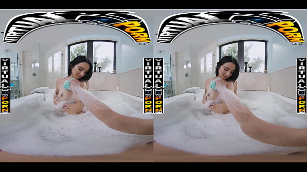 Virtual Porn – Kiana Kumani Mandi Basah Dan Liar Berubah Jadi Aksi Kontol Dan Memek Panas Bersama Kakak Tiri